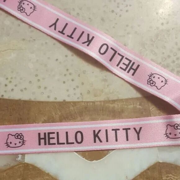 Mini Hello Kitty Pink Crossbody Bag Gift Bundle - Picture 7 of 10